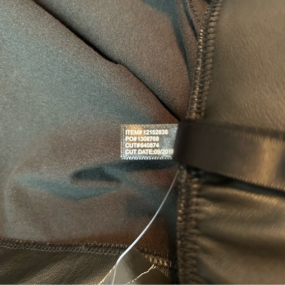 Torrid Full Length Signature Waist Black Faux Leather Legging Sz.3/3x/22-24 - Picture 11 of 11